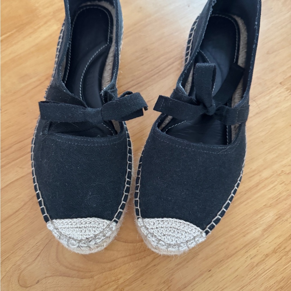 STAUD Black and Cream Espadrille Flats 10 NWOT